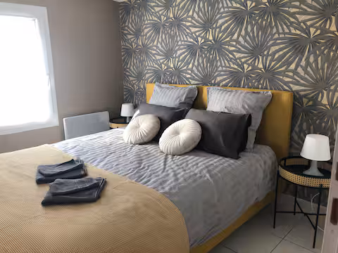 00f7d085-7c88-4f7b-ad00-c5348061a474