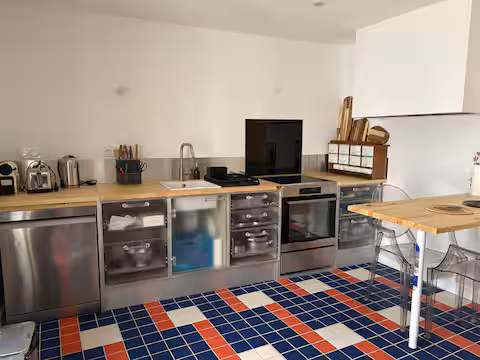 4b968f3a-3a74-409b-82ff-258f179dc296