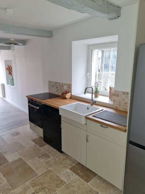 542f8d21-0c6f-43aa-8c7f-30c0a86388ae