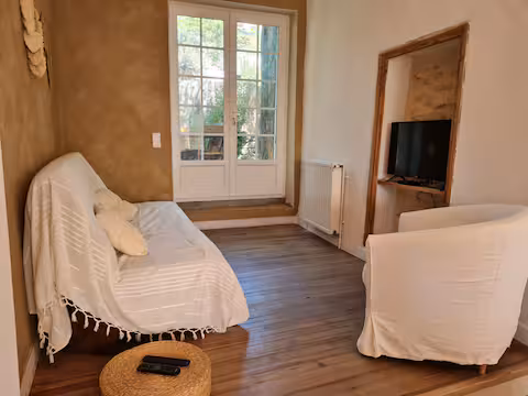 e5f541ca-d979-4a8e-898a-99031781b93c