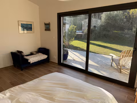 e6c569d5-efee-4b2a-bc14-ffd545d77f76